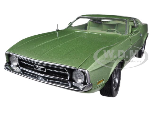 Image of 1971 Ford Mustang Sportsroof Medium Green 1/18 Diecast Car Model by Sunstar