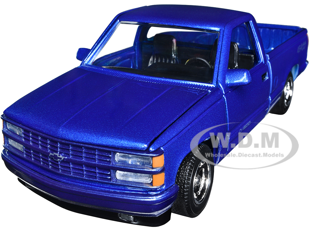 1992 Chevrolet 454 SS Pickup Truck Blue Metallic 1/24 Diecast Model Car by Motormax