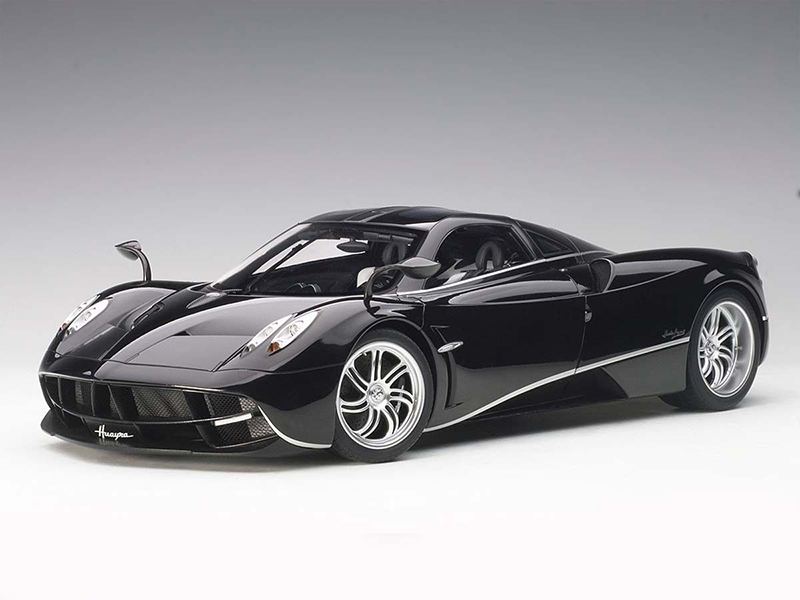 Pagani Huayra Gloss Black with Silver Stripes and Silver Wheels 1/12 Model Car by Autoart