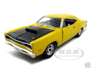 1969 Dodge Coronet Super Bee Yellow 1/24 Diecast Car Model By Motormax