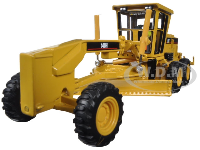 Cat Caterpillar 140H Motor Grader with Operator Core Classics Series 1/50 Diecast Model by Diecast Masters