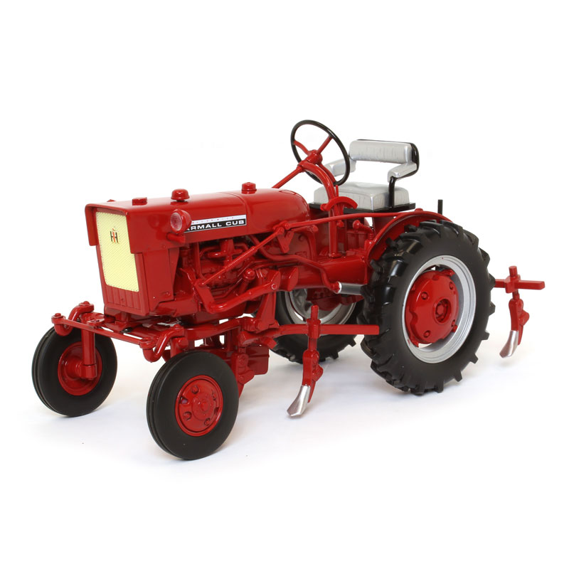 International Harvester Farmall Cub Tractor With Cultivator "classic Series" 1/16 Diecast Model By Speccast