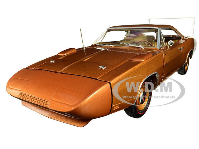 1969 Dodge Charger Daytona Metallic Bronze "mcacn" 10th Anniversary Limited Edition To 1002 Pieces Worldwide 1/18 Diecast Model Car By Autoworld