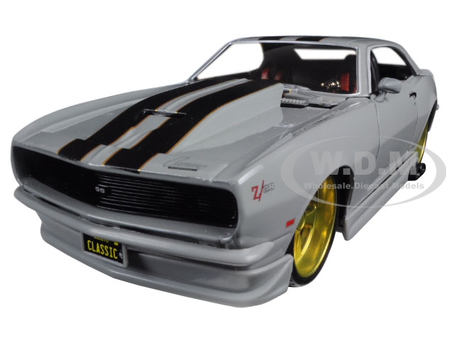 Image of 1968 Chevrolet Camaro Z/28 Silver "Classic Muscle" 1/24 Diecast Model Car by Maisto