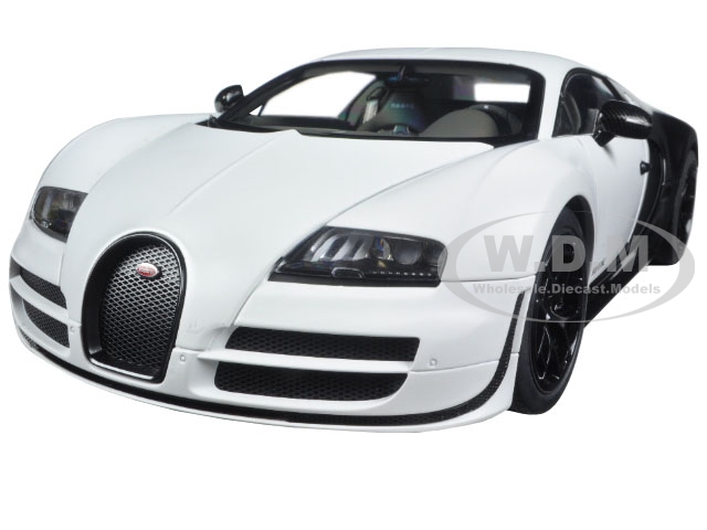 Bugatti Veyron Super Sport Pur Blanc Edition 1/18 Diecast Model Car by Autoart