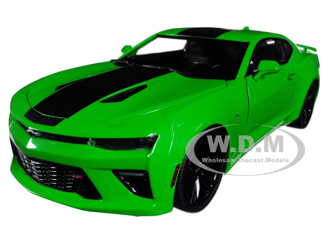 Image of 2017 Chevrolet Camaro SS Green Limited Edition to 1002 pieces Worldwide 1/18 Diecast Model Car by Autoworld