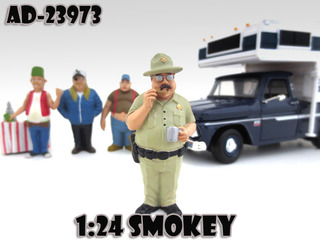 Image of Smokey "Trailer Park" Figure For 124 Diecast Model Cars by American Diorama