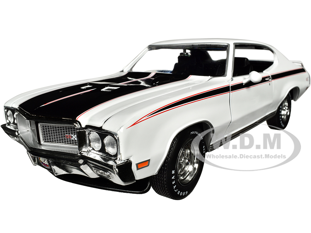 1970 Buick GSX Apollo White with Black and Red Stripes Muscle Car &amp; Corvette Nationals (MCACN) American Muscle Series 1/18 Diecast Model Car by Auto World
