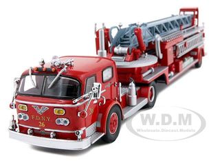 American LaFrance 900 TDA Red New York City Fire Department "FDNY Ladder 26" Limited Edition to 3000 pieces Worldwide 1/64 Diecast Model by Code 3