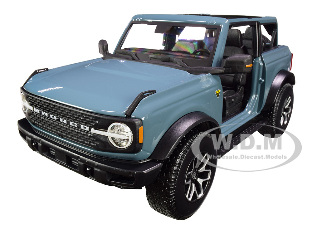 2021 Ford Bronco Badlands Blue "Special Edition" 1/18 Diecast Model Car by Maisto