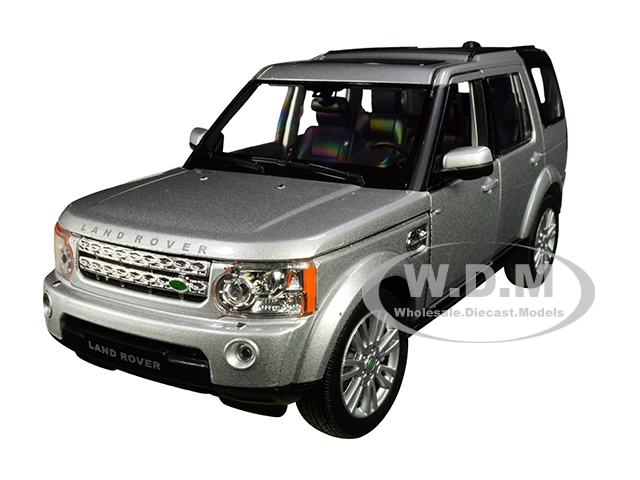 Image of Land Rover Discovery 4 Silver 1/24-1/27 Diecast Model Car by Welly