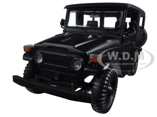 Toyota Fj40 Matt Black 1/24 Diecast Model Car By Motormax