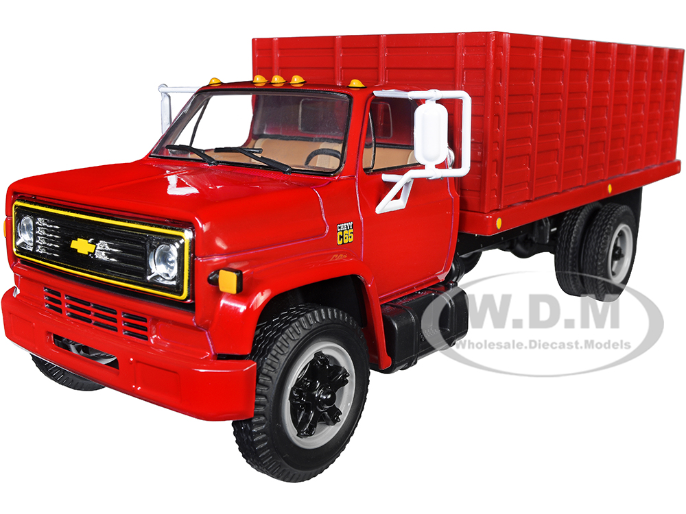1970s Chevrolet C65 Grain Truck with Corn Load Red 1/34 Diecast Model by First Gear