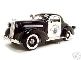 1936 Pontiac Deluxe Highway Patrol Car 1/18 Diecast Model Car by Signature Models