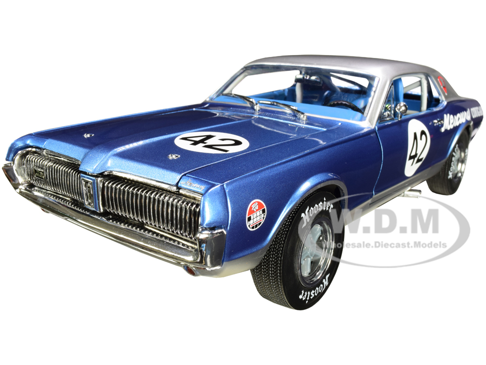 Image of 1967 Mercury Cougar Racing 42 Northwoods Shelby Club (2011) 1/18 Diecast Model Car by SunStar