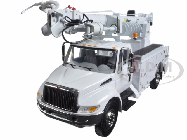 International DuraStar Truck with Digger Derrick Body 