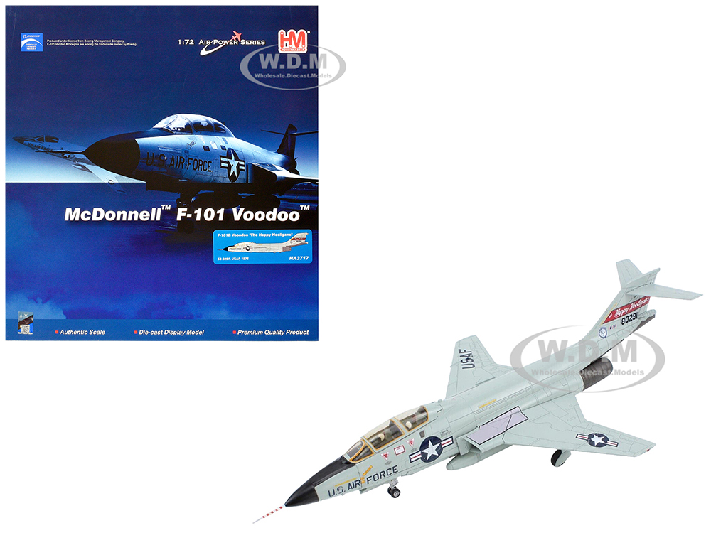 McDonnell RF-101B Voodoo Fighter Aircraft The Happy Hooligans (1975) United States Air Force Air Power Series 1/72 Diecast Model by Hobby Master