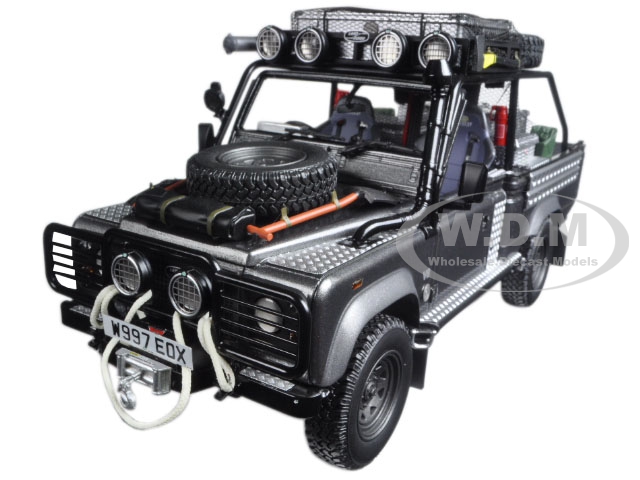Land Rover Defender Corris Gray "tomb Raider" Movie Edition 1/18 Model Car By Kyosho