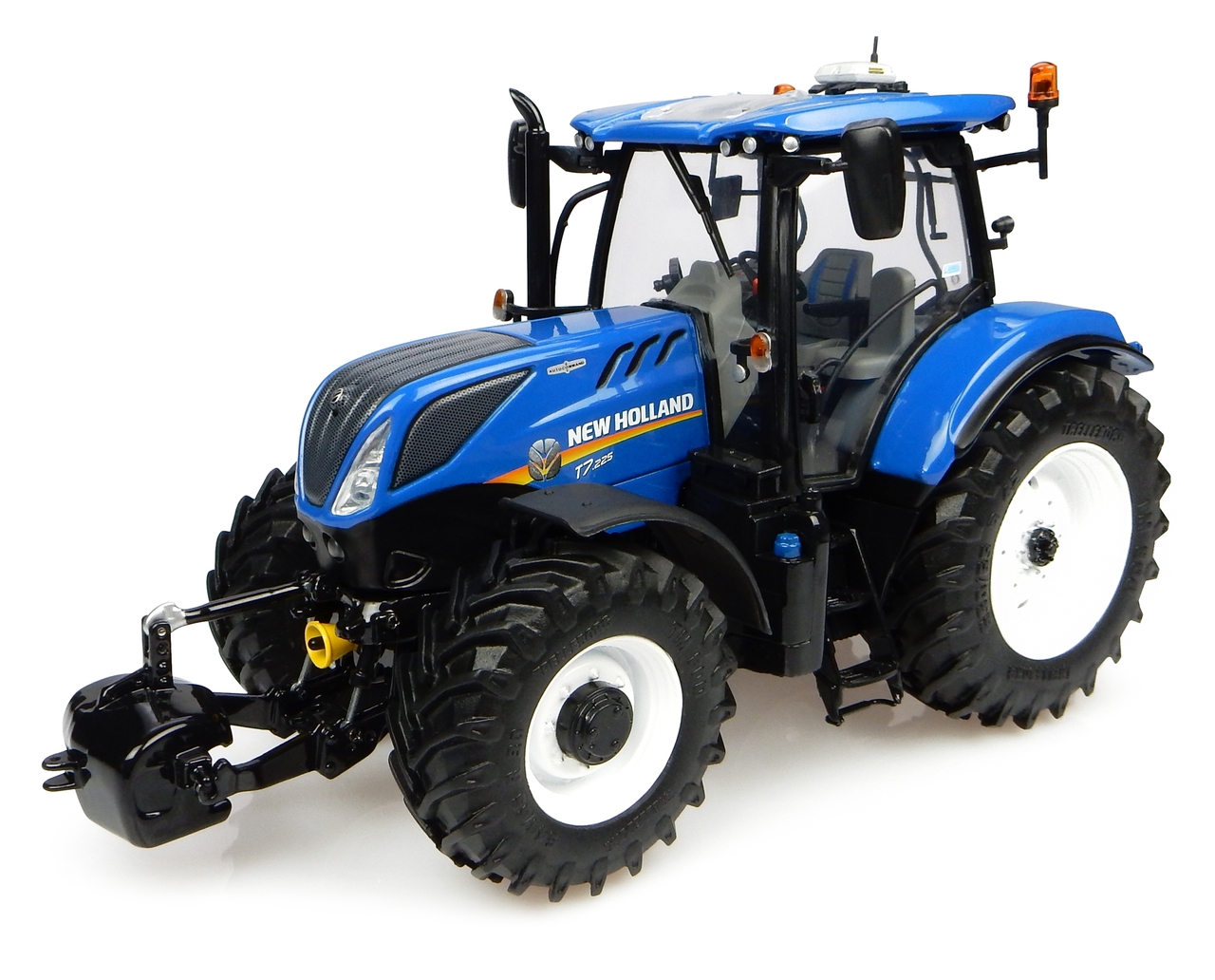 2015 New Holland T7.225 Tractor 1/32 Diecast Model By Universal Hobbies