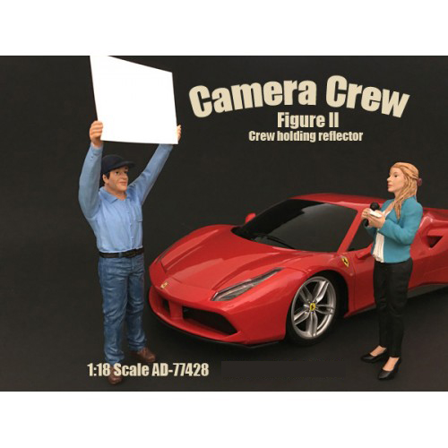 Camera Crew Figure Ii "crew Holding Reflector" For 118 Scale Models By American Diorama