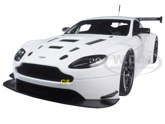 2013 Aston Martin Vantage V12 GT3 White 1/18 Model Car by Autoart