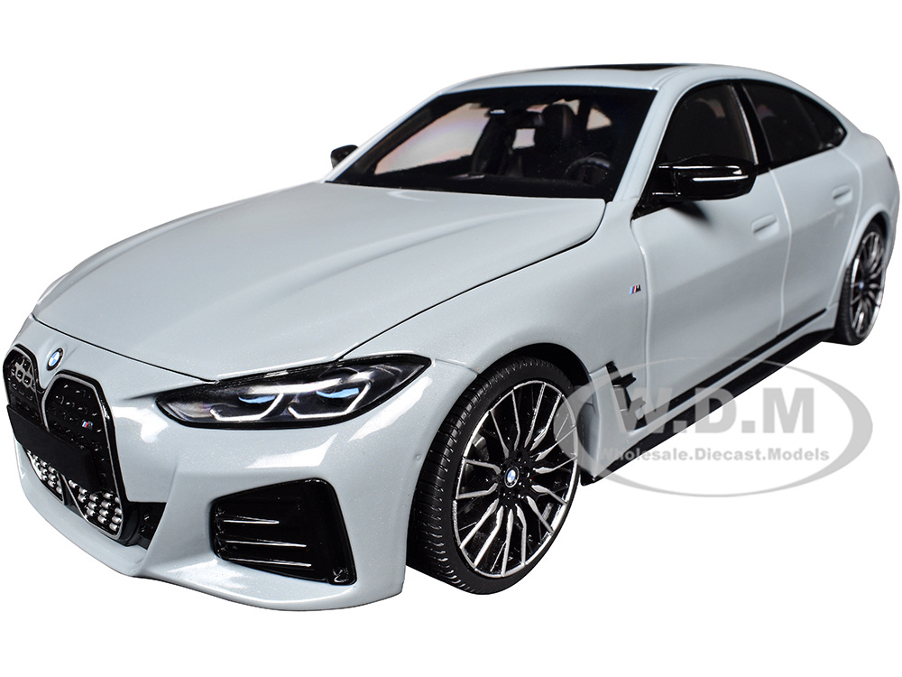 BMW i4 Gray Metallic 1/18 Diecast Model Car by Minichamps