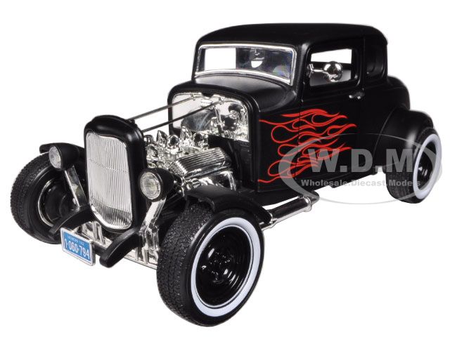 1932 Ford Hot Rod Matt Black with Flames Limited Edition Platinum Collection 1/18 Diecast Model Car by Motormax