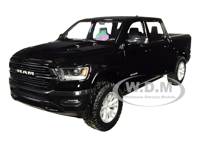 2019 RAM 1500 Laramie Crew Cab Pickup Truck Black 1/24 Diecast Model Car by Motormax