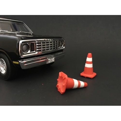 Traffic Cones Set of 4 Accessory For 124 Models by American Diorama