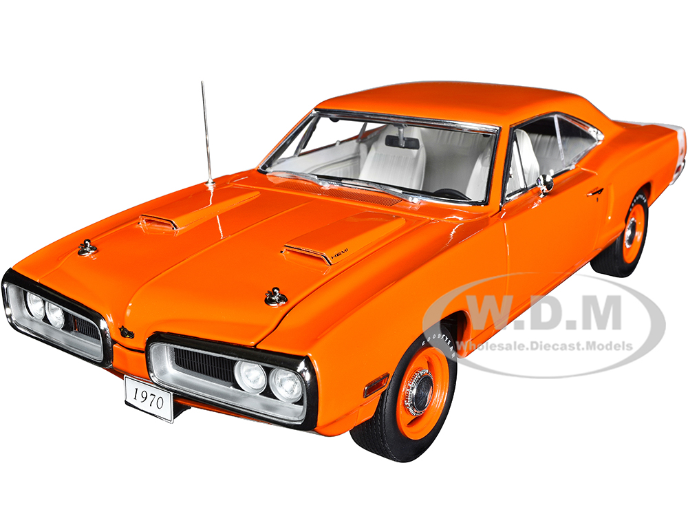 1970 Dodge Coronet Super Bee Go Mango Orange Metallic with White Tail Stripe Limited Edition to 1302 pieces Worldwide 1/18 Diecast Model Car by GMP