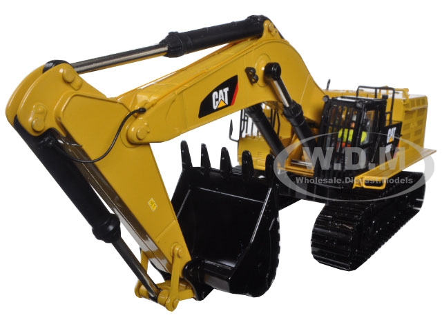 CAT Caterpillar 390F LME Hydraulic Tracked Excavator with Operator High Line Series 1/50 Diecast Model by Diecast Masters
