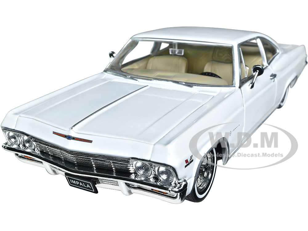 1965 Chevrolet Impala SS 396 Lowrider White Low Rider Collection 1/24 Diecast Model Car by Welly