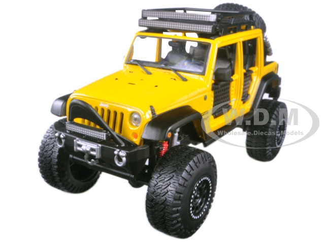 2015 Jeep Wrangler Unlimited Yellow Off Road Kings 1/24 Diecast Model Car By Maisto
