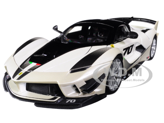 Ferrari Fxx-k Evo 70 White 1/18 Diecast Model Car By Bburago