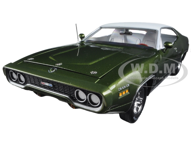 1971 Plymouth Satellite Sebring Plus Sherwood Green Metallic Limited Edition To 1002pcs 1/18 Diecast Model Car By Autoworld