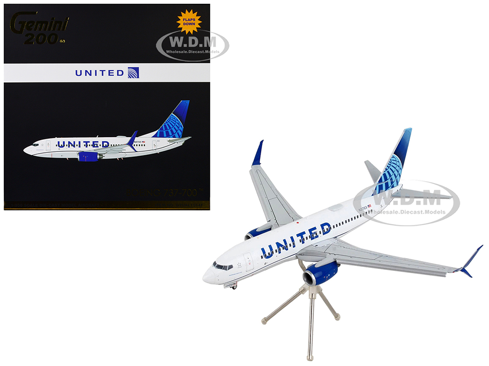 Boeing 737-700 Commercial Aircraft with Flaps Down United Airlines White with Blue Tail Gemini 200 Series 1/200 Diecast Model Airplane by GeminiJets