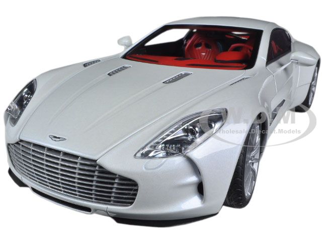 Aston Martin One 77 Morning Frost White 1/18 Diecast Car Model by Autoart