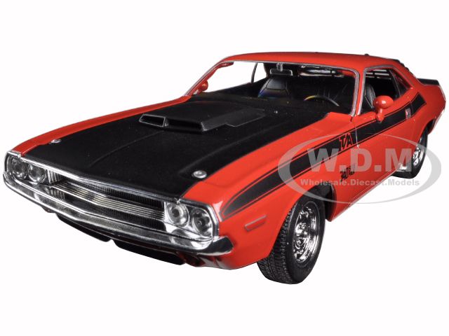 1970 Dodge Challenger T/a Orange With Black Hood 1/24-1/27 Diecast Model Car By Welly