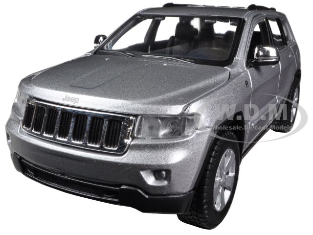 2011 Jeep Grand Cherokee Laredo Silver 1/24 Diecast Car Model by Maisto 2011 Jeep Grand Cherokee Laredo Silver 1/24 Diecast Car Model by Maisto