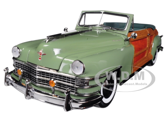 1948 Chrysler Town & Country Heather Green 1/18 Diecast Model Car by Sun Star