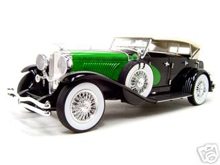 1934 Duesenberg Model J Black/green 1/18 Diecast Model Car By Signature Models