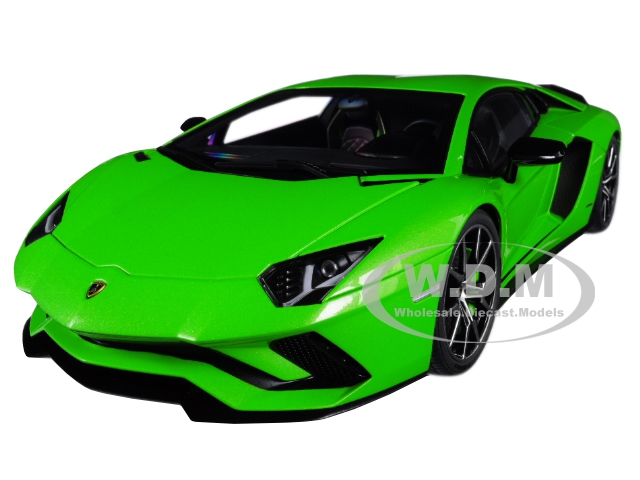 Image of Lamborghini Aventador S Verde Mantis/ Pearl Green 1/18 Model Car by Autoart
