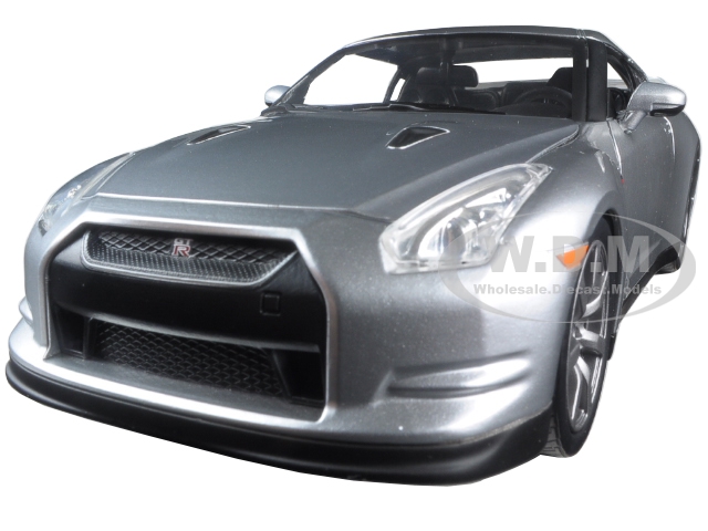 Brians Nissan GT-R (R35) Silver Fast & Furious Movie 1/24 Diecast Model Car by Jada