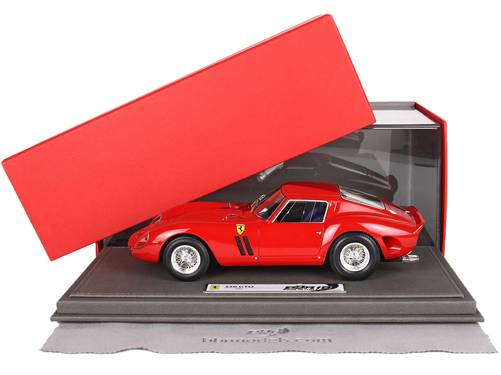 1962 Ferrari 250 GTO Red with DISPLAY CASE Limited Edition to 300 pieces Worldwide 1/18 Model Car by BBR