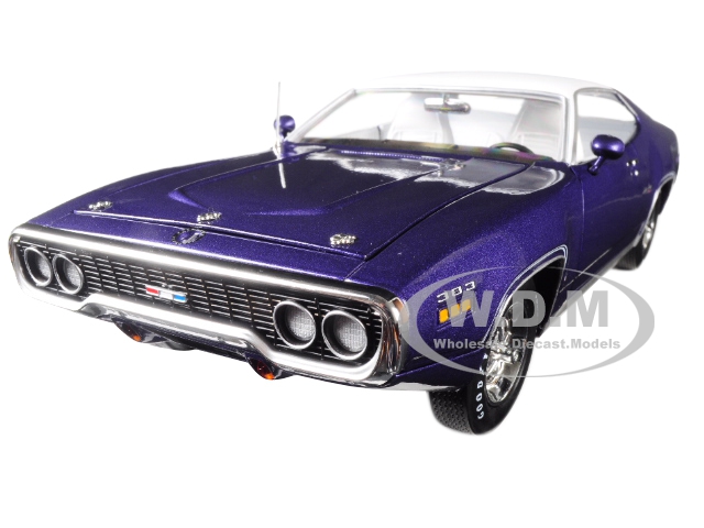 1971 Plymouth Satellite Sebring Plus Mcacn Purple With White Roof Limited Edition To 1002 Pieces Worldwide 1/18 Diecast Model Car By Autoworld